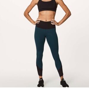 Lululemon Ready Set Go 7/8 Tight (25") size 8